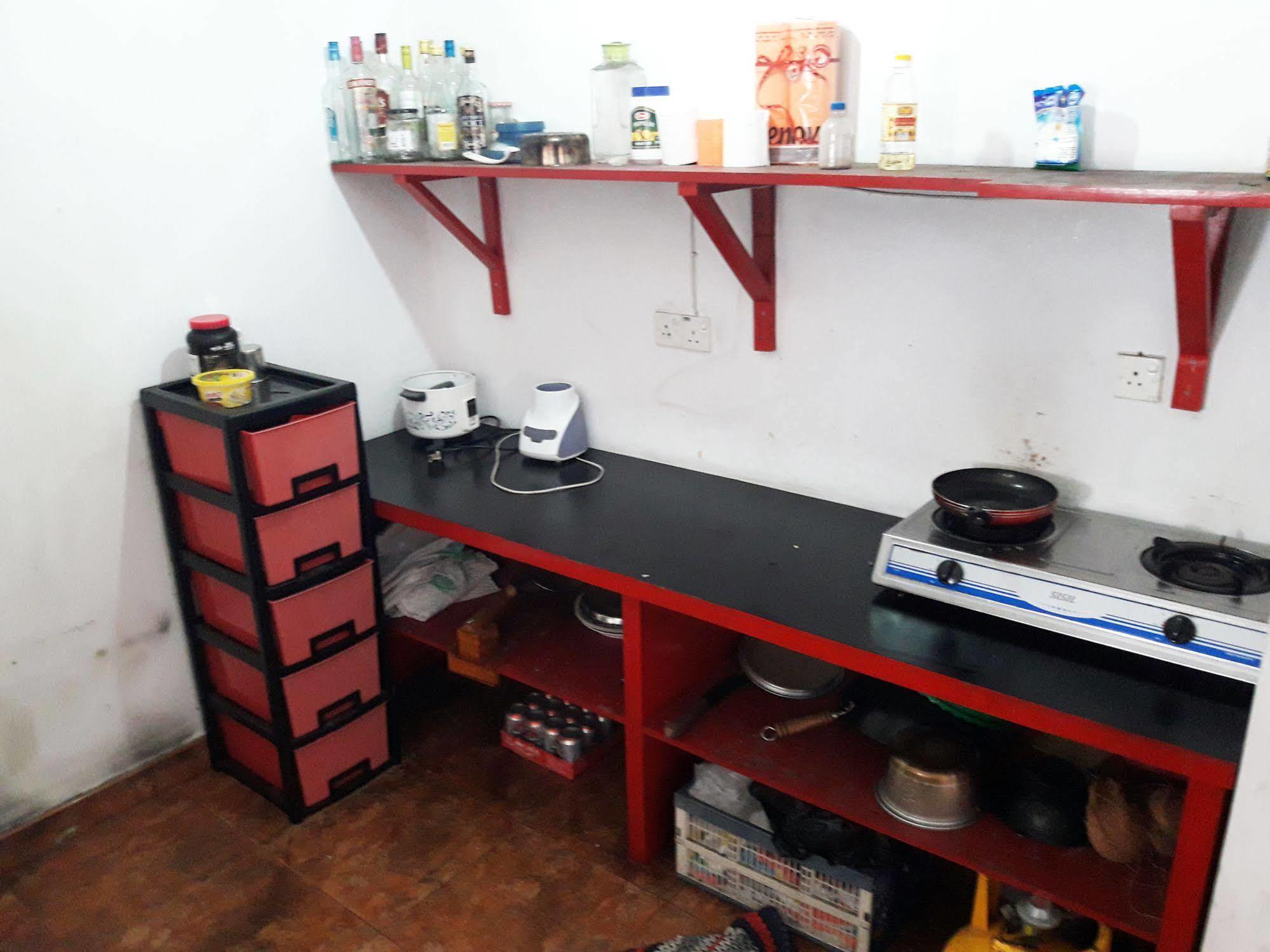 Kandy Walkers Hostel Tennekumbura Экстерьер фото