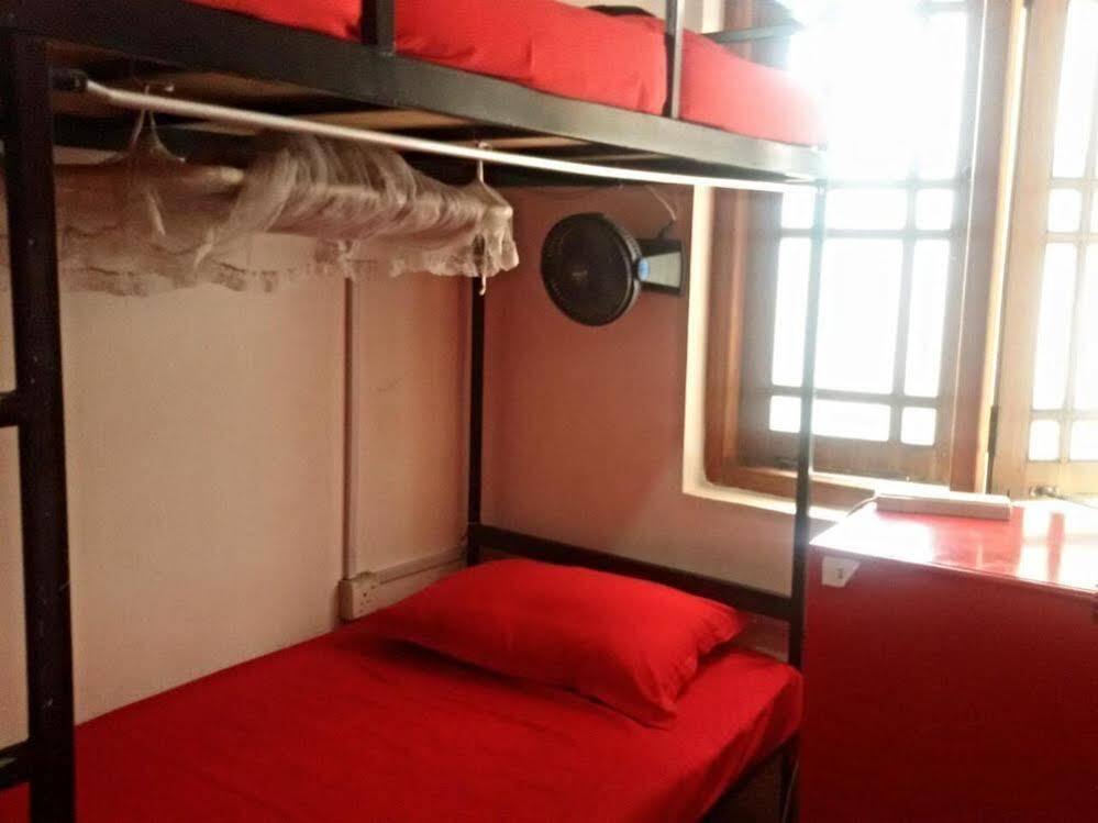 Kandy Walkers Hostel Tennekumbura Экстерьер фото