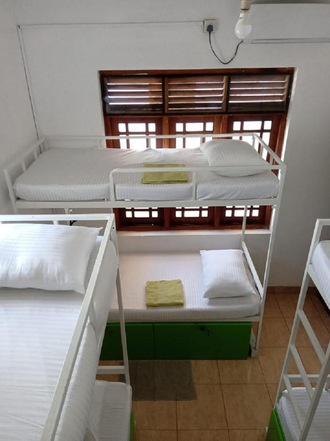 Kandy Walkers Hostel Tennekumbura Экстерьер фото